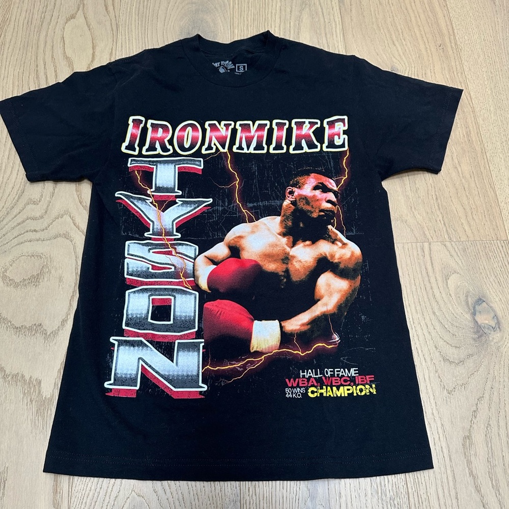 Fun T shirt Worn Once!!!